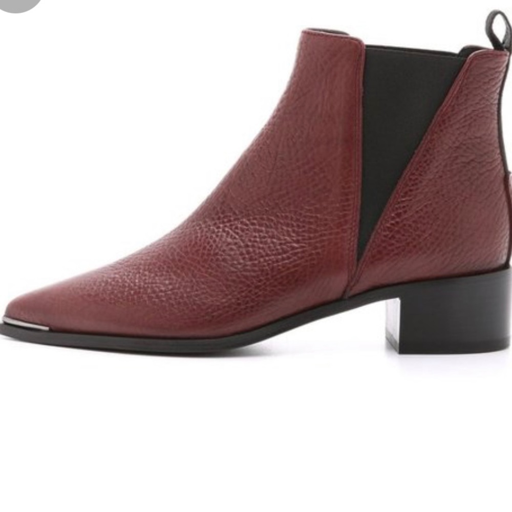 💜 Acne Jensen pebbled leather booties